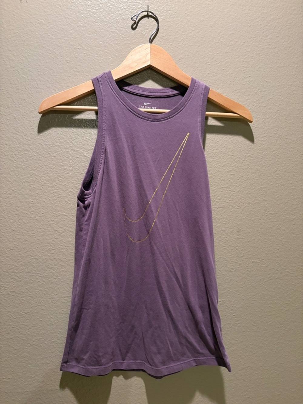 Nike The Nike Tee Women's Purple Muscle Tank Gold Swoosh Sleeveless XS Training